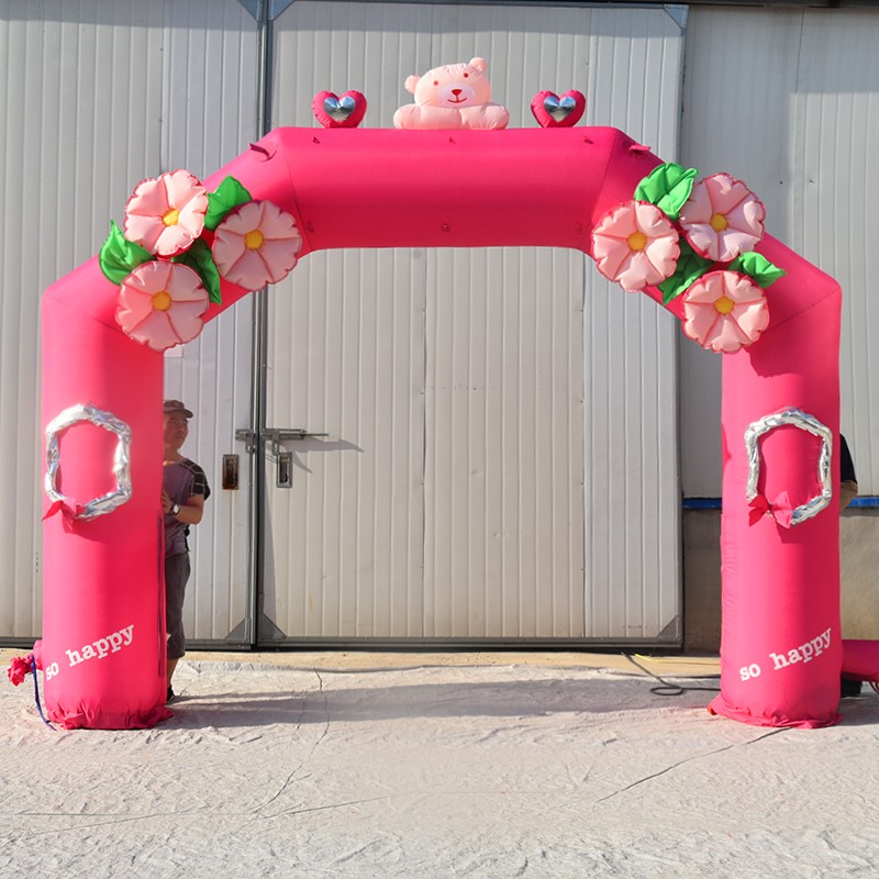 万山粉色婚礼拱门